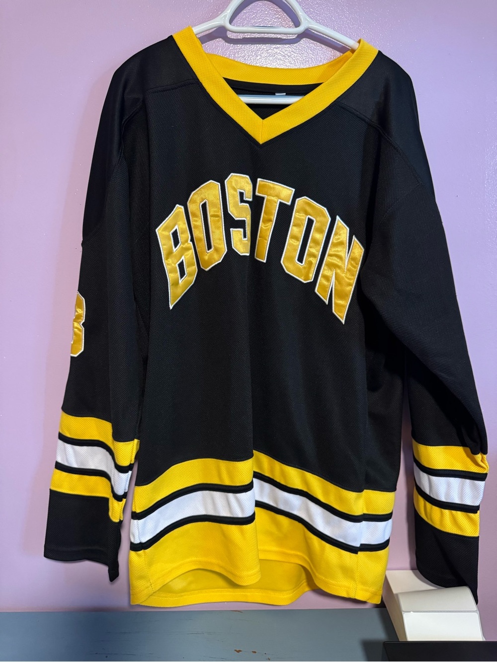 Source Unknown Black and Yellow Hockey Jersey Collar Detail